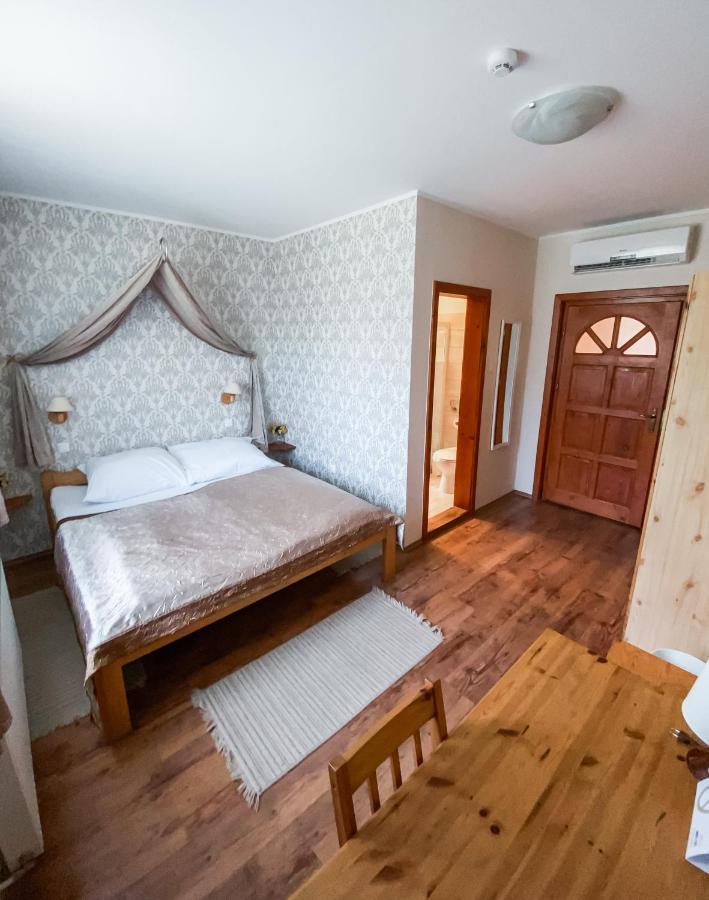 Anna Panzio Hotel Dunavarsany ภายนอก รูปภาพ